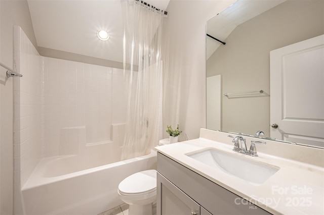 2332 Paddlers Cove Dr, Lake Wylie, SC 29710 - bathroom with toilet, vanity, shower / tub combo with curtain, and recessed lighting