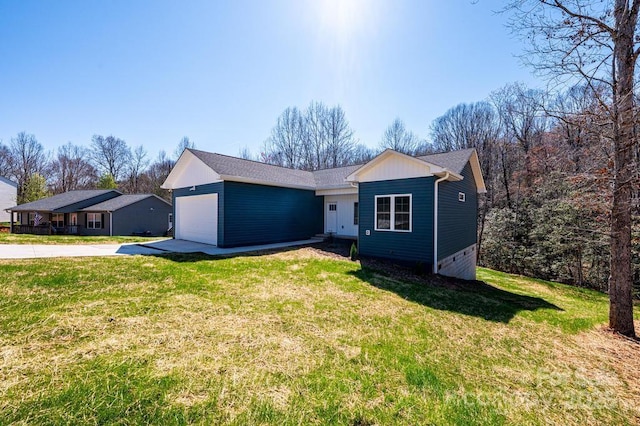 1314 39th Street Cir SW, Hickory, NC 28602 - ranch-style home featuring driveway, an attached garage, and a front lawn