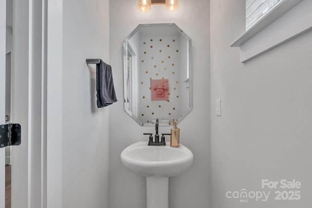648 W End Dr, Charlotte, NC 28208 - view of bathroom