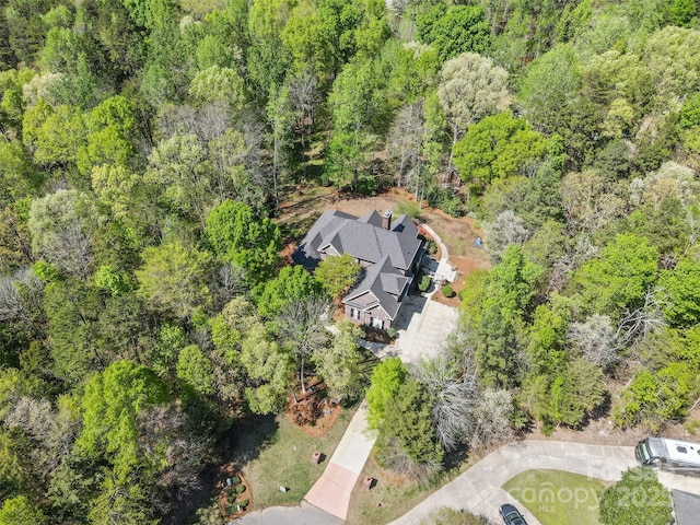 bird's eye view with a view of trees