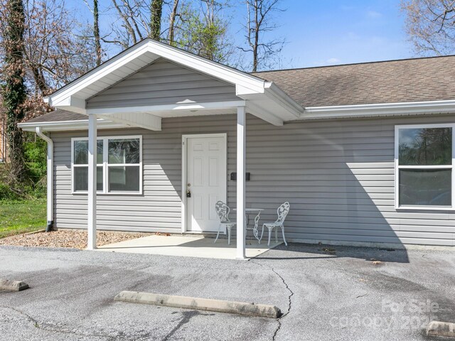 835 3rd Ave W, Hendersonville, NC 28739 - photo 1
