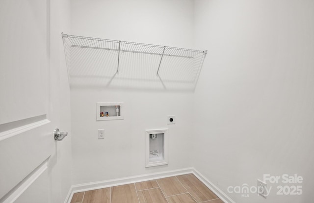 13756 Roderick Dr Unit 176, Huntersville, NC 28078 - laundry room featuring laundry area, hookup for a washing machine, electric dryer hookup, wood finished floors, and baseboards