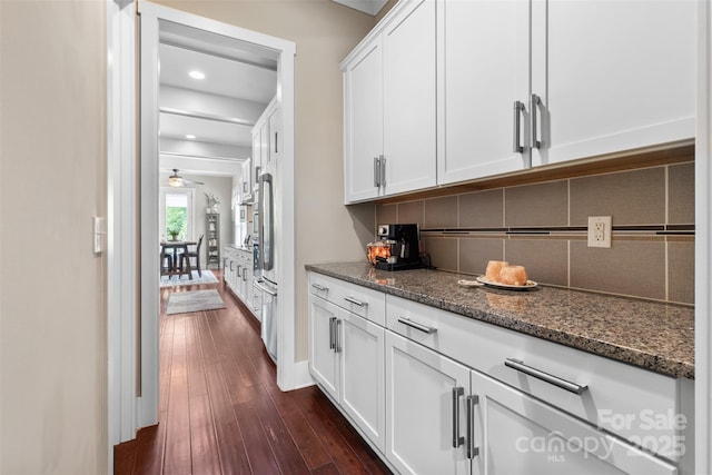 bar featuring decorative backsplash, a ceiling fan, recessed lighting, and dark wood-type flooring