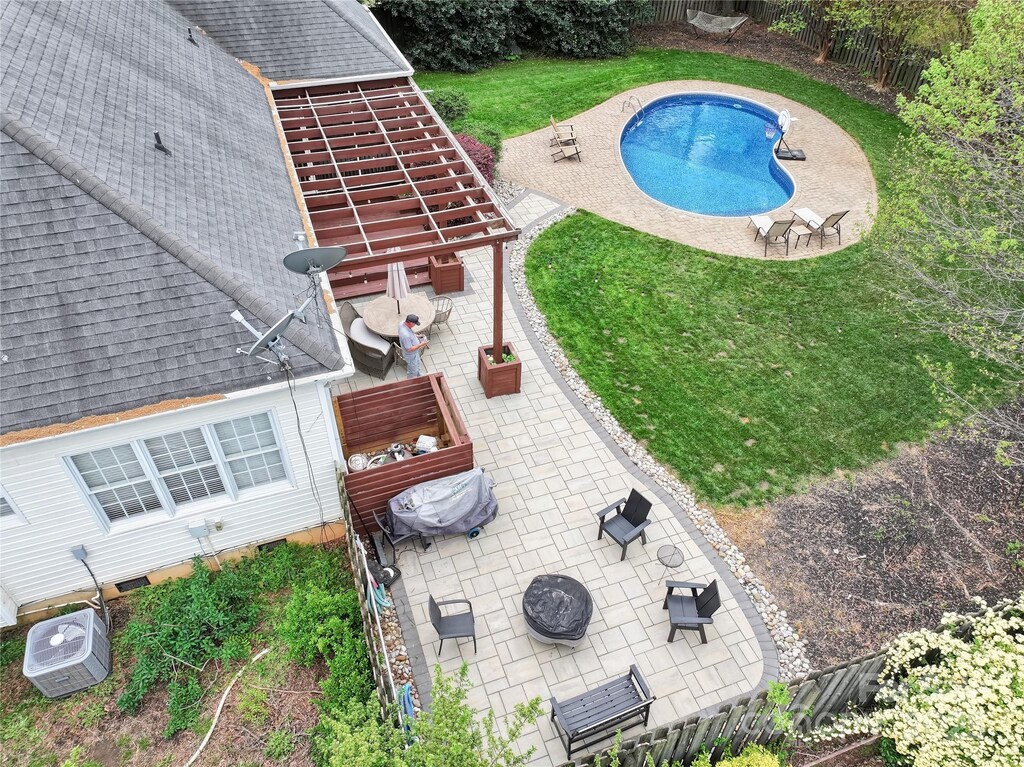 drone / aerial view