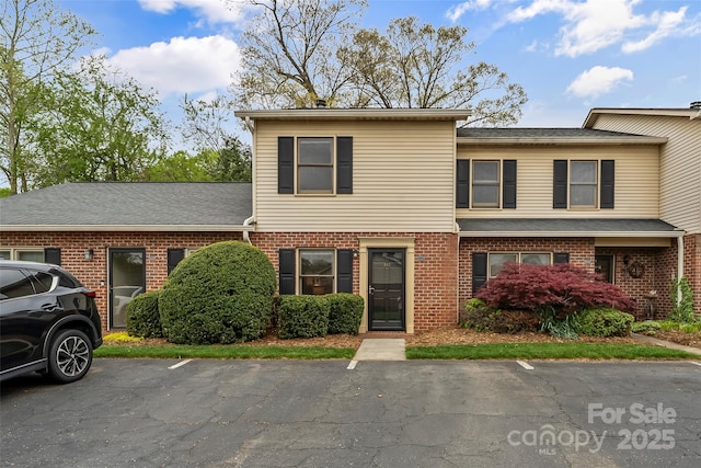 743 21st Ave NE, Hickory, NC 28601 - photo 1