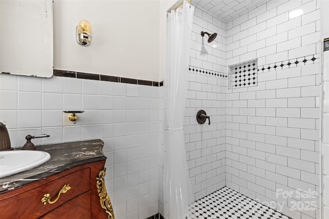 1233 General Hoke Dr, Lincolnton, NC 28092 - full bath with vanity and a tile shower