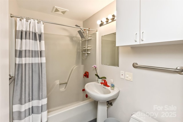 212 Chestnut Forest Rd, Fairview, NC 28730 - full bath featuring toilet and shower / bath combination with curtain