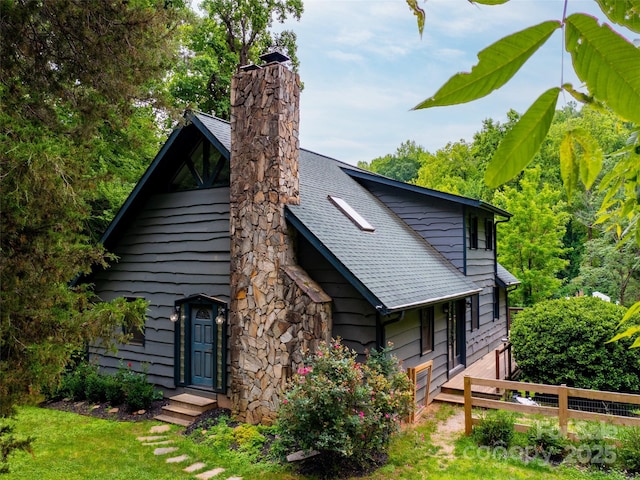 373 Vineyard Rd, Tryon, NC 28782 - view of front facade featuring a chimney