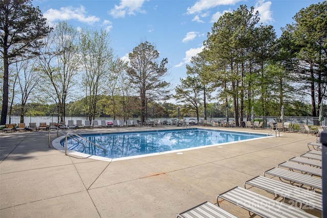 107 Iris Meadow Dr, Mooresville, NC 28115 - community pool with fence and a patio