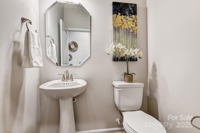 8038 Downy Oak Ln, Charlotte, NC 28269 - bathroom with toilet