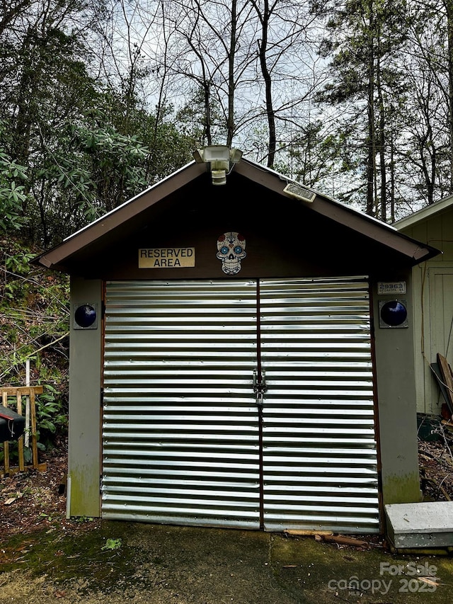 view of outbuilding