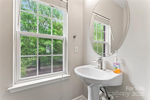 12905 Bullock Greenway Blvd, Charlotte, NC 28277 - view of bathroom