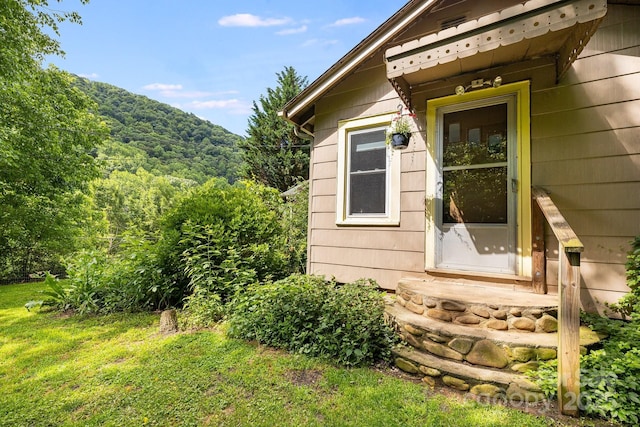 1041 Groundhog Rd, Canton, NC 28716 - entrance to property featuring a yard