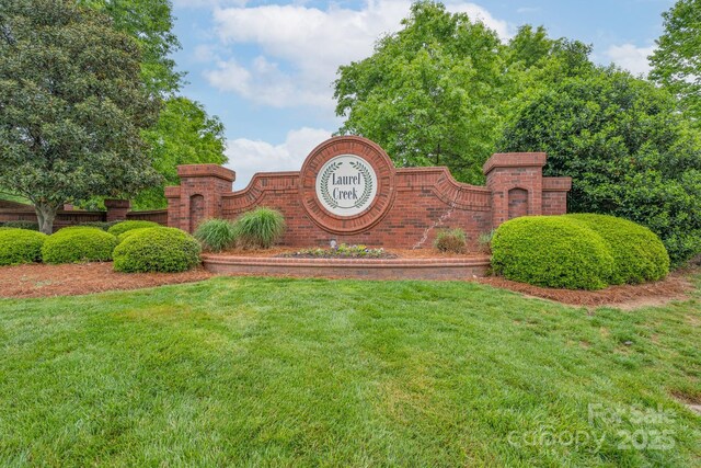 104 Hallmark Xing, Rock Hill, SC 29732 - community / neighborhood sign with a lawn