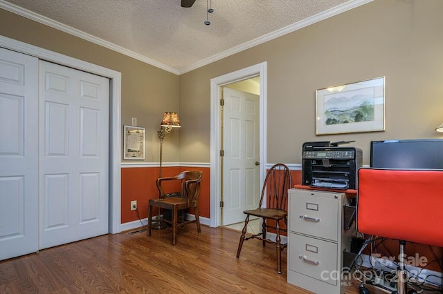 102 Glenbrook Dr, Hendersonville, NC 28739 - home office with crown molding, a textured ceiling, a ceiling fan, wood finished floors, and baseboards