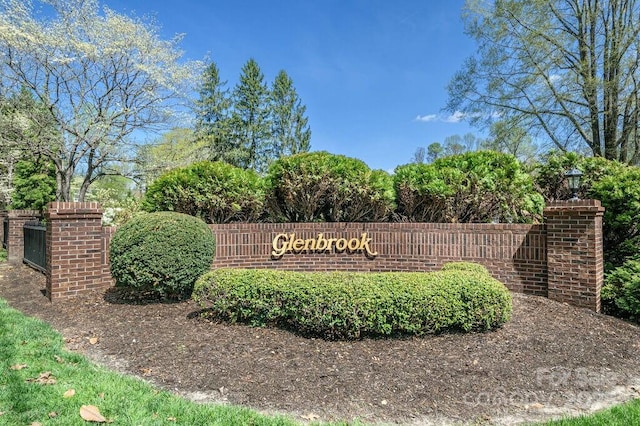 102 Glenbrook Dr, Hendersonville, NC 28739 - view of community / neighborhood sign
