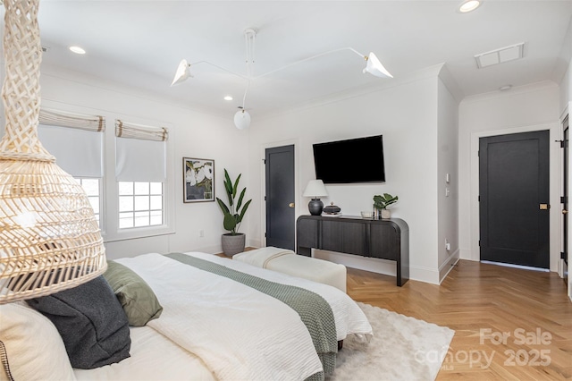 bedroom with ornamental molding, visible vents, baseboards, and recessed lighting