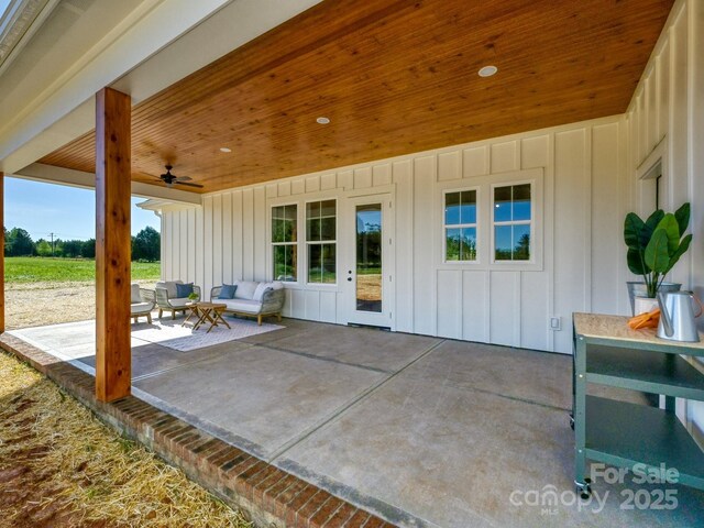 view of patio / terrace featuring a ceiling fan and outdoor lounge area