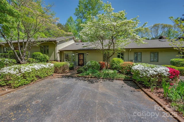 8 Hunting Country Trl, Tryon, NC 28782 - view of front facade