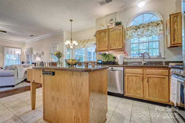 394 Runnymede Dr, Rock Hill, SC 29732 - kitchen with open floor plan, a textured ceiling, visible vents, and stainless steel appliances