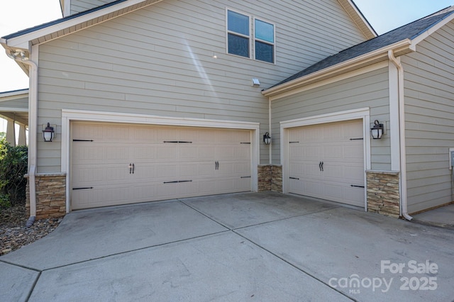 6352 Willow Farm Dr, Denver, NC 28037 - garage with driveway
