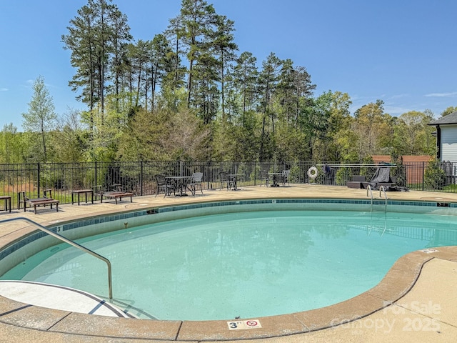 6352 Willow Farm Dr, Denver, NC 28037 - pool with fence