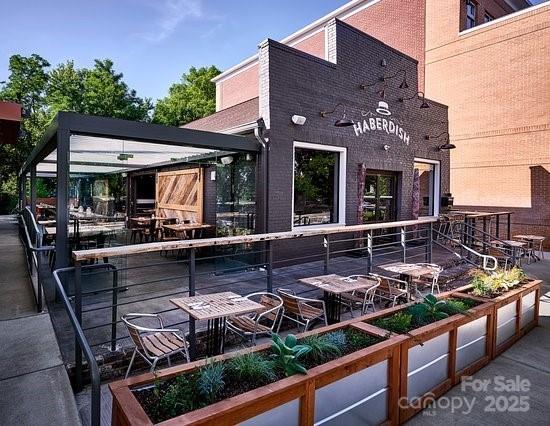 1000 E 35th St, Charlotte, NC 28205 - exterior space with brick siding