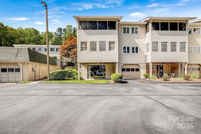 411 Britton Creek Dr Unit 401, Hendersonville, NC 28791 - photo 2