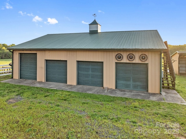 view of detached garage