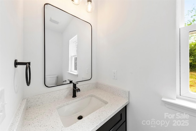 2043 Greenoak Dr, Shelby, NC 28152 - bathroom with vanity