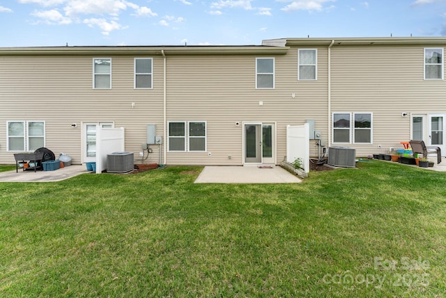 832 Summerlake Dr, Fort Mill, SC 29715 - rear view of house featuring a patio area and a lawn