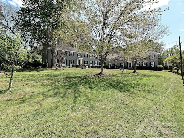 557 Wakefield Dr Unit A, Charlotte, NC 28209 - view of grassy yard