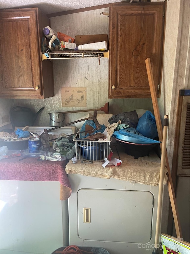 433 E Geroid St, Salisbury, NC 28144 - laundry area featuring washer and clothes dryer and cabinet space