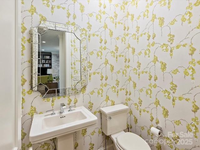 2616 Colton Dr, Charlotte, NC 28211 - bathroom with toilet and a sink