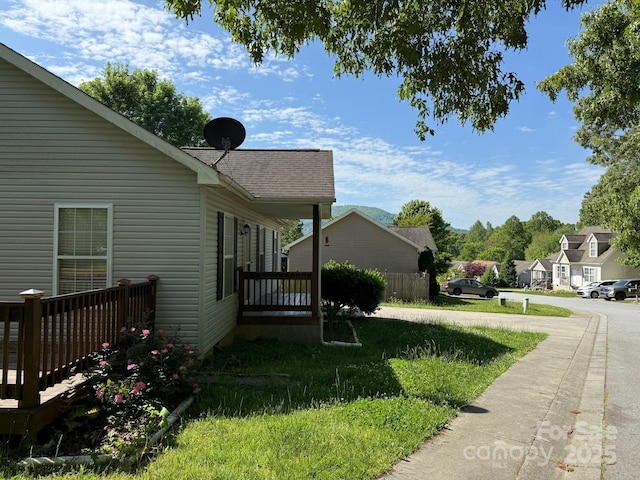 view of yard with a residential view