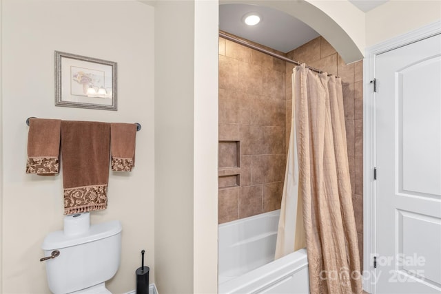 3005 Dream Catcher Cir, Fort Mill, SC 29715 - bathroom with toilet, recessed lighting, and shower / bathtub combination with curtain