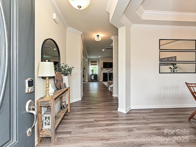 10035 Mast Cove Ln, Charlotte, NC 28278 - entrance foyer featuring wood finished floors, crown molding, and baseboards