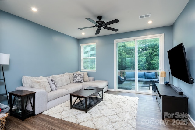 2932 Pirates Pl, Charlotte, NC 28216 - living room featuring a ceiling fan, wood finished floors, baseboards, and recessed lighting