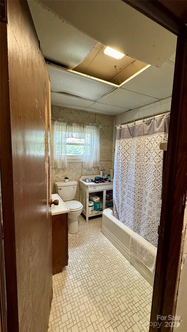 2118 Polkville Rd, Shelby, NC 28150 - full bath featuring shower / bath combo with shower curtain, vanity, and toilet