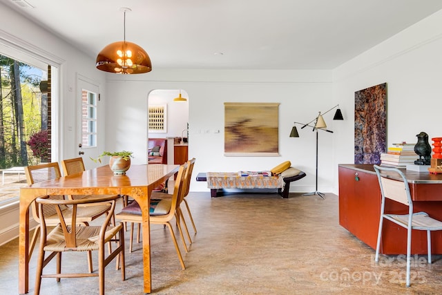 80 Sunset Dr, Marshall, NC 28753 - dining space featuring arched walkways and baseboards