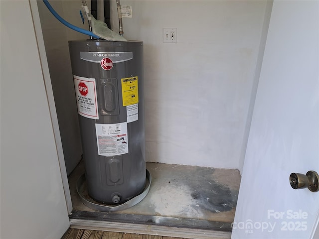 2527 Carya Pond Ln, Charlotte, NC 28212 - utility room with water heater