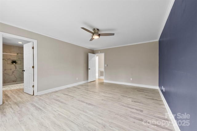 unfurnished room featuring light wood-type flooring, visible vents, a ceiling fan, and ornamental molding