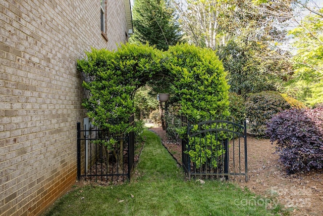 6941 Augustine Way, Charlotte, NC 28270 - view of yard featuring a gate