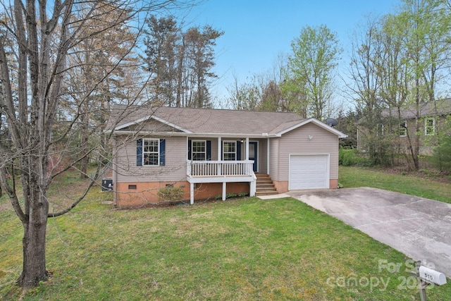 510 Laurel St, Hendersonville, NC 28792 - ranch-style home with crawl space, covered porch, a front yard, an attached garage, and driveway