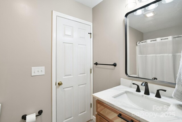 510 Laurel St, Hendersonville, NC 28792 - full bathroom featuring vanity