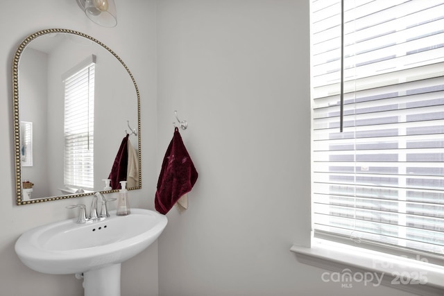 15127 Oleander Dr, Charlotte, NC 28278 - bathroom with a sink