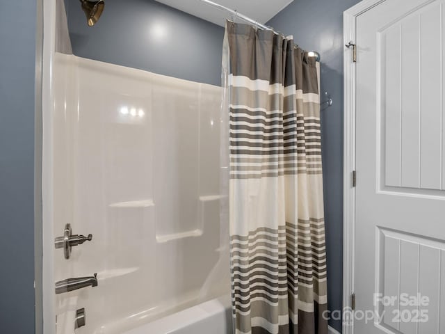 218 Little Man Dr, Boiling Springs, SC 29316 - bathroom with shower / tub combo with curtain