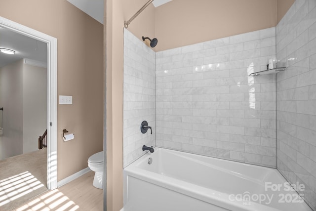 263 Fernbrook Dr, Mooresville, NC 28117 - full bathroom featuring toilet, washtub / shower combination, baseboards, and wood finished floors