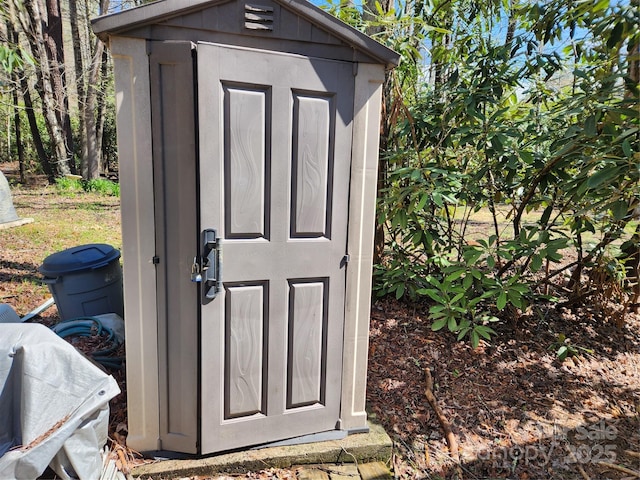 80 S Jarvis Dr, Hendersonville, NC 28792