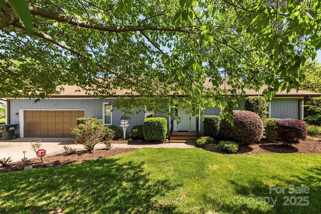 1012 Woodlark Ct, Gastonia, NC 28056 - photo 1